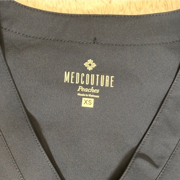 Med Couture Classic Navy V-Neck Short Sleeve Scrub Top - Picture 7 of 8